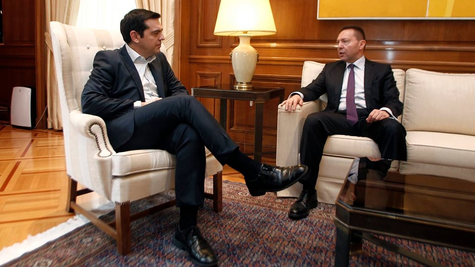 Alexis Tsipras im Krisengespräch mit dem Chef der griechischen Zentralbank Giannis Stournaras. 