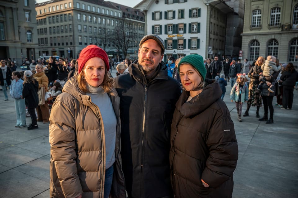 Kathrin Hönegger, Tom Gisler und Anic Lautenschlager auf dem Bundesplatz