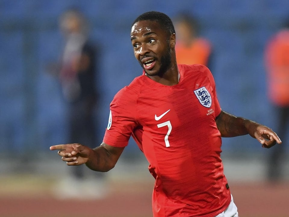 Angstfigur von Challandes Englands Stürmer Raheem Sterling.