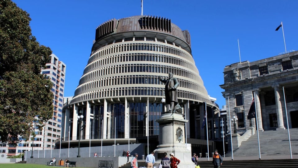 Teil des neuseeländischen Parlamentskomplexes, der im Volksmund als «Beehive» (Bienenstock) bekannt ist.