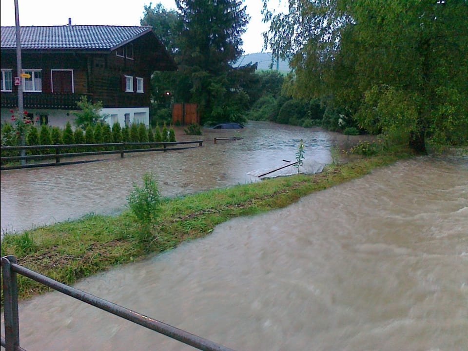 Überfluteter Krebsbach in Wil SG 