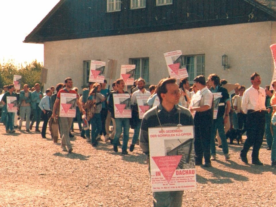 Demonstration im KZ Dachau 1987.