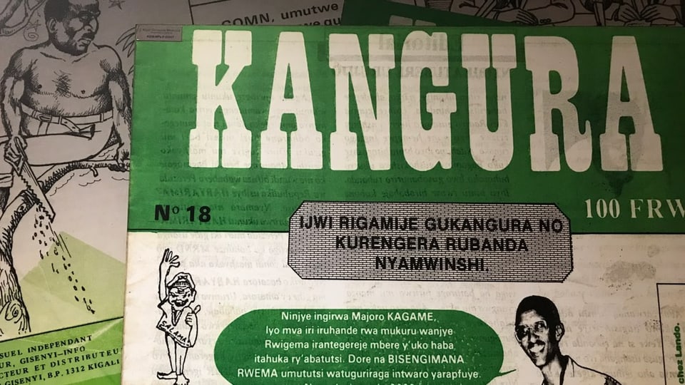 Die Front der Zeitung Kangura: Der Titel ist weiss auf grünem Hintergrund, die Texte in Fremdsprache geschrieben.