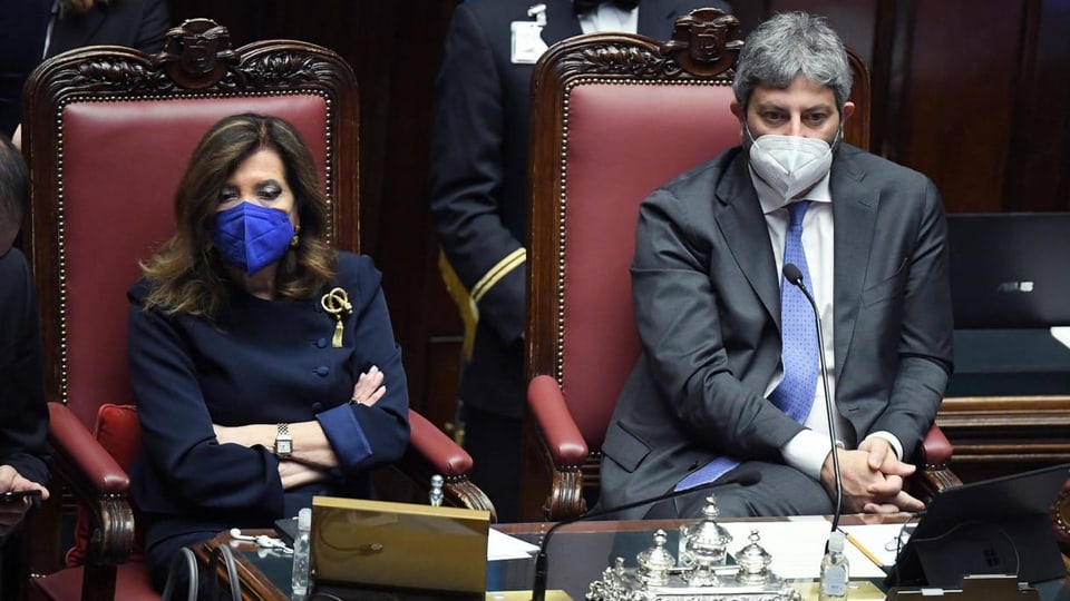 Senatspräsidentin Maria Elisabetta Casellati und Roberto Fico, Präsident der Abgeordnetenkammer.