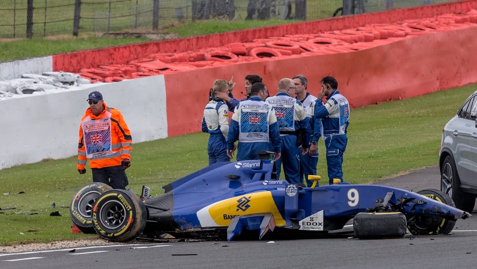 Marcus Ericsson crasht.