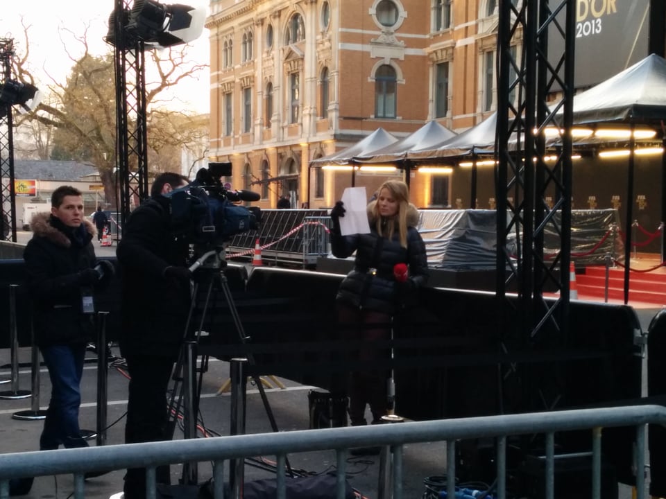 Aktuell - Warten auf die Fussballstars - Radio SRF 3 - SRF