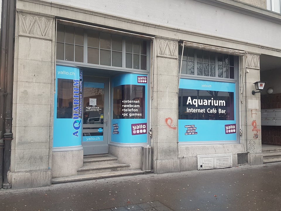 Das Aquarium Internetcafé hat die Athmosphäre eines Jugendraums. 