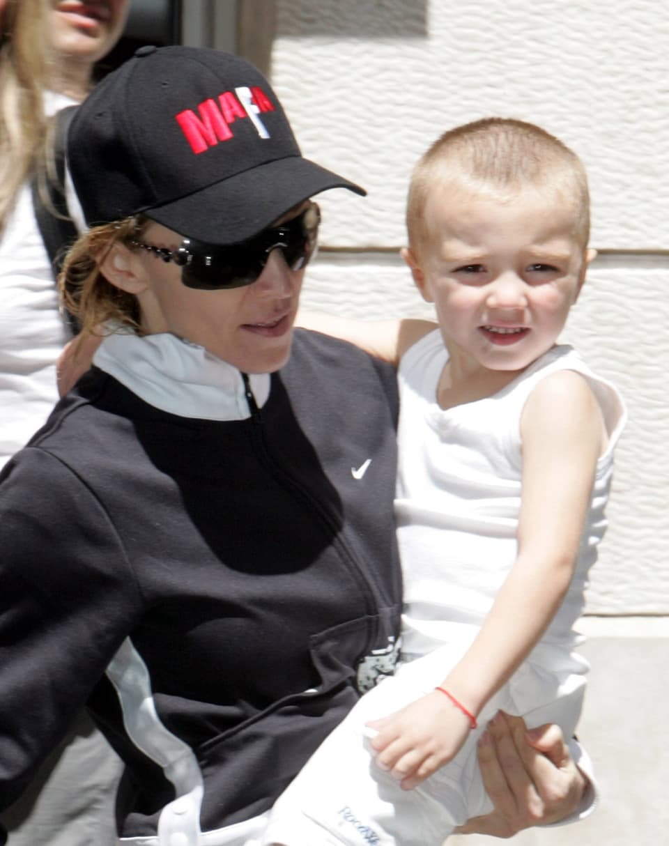 Madonna unterwegs mit ihrem Sohn Rocco im Jahr 2004