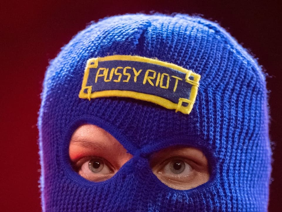 Farbige Sturmmützen sind seit dem Beginn das Markenzeichen von Pussy Riot.