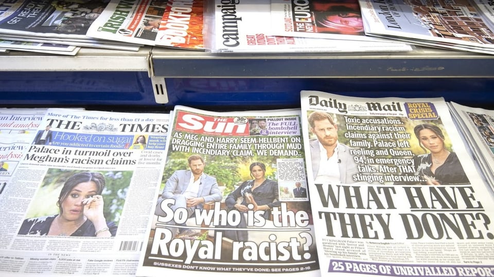 Verschiedene britische Zeitungen