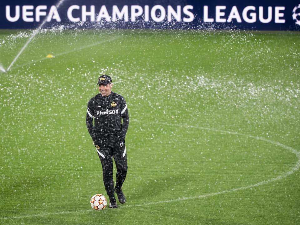 David Wagner hinter einer Wasserschicht