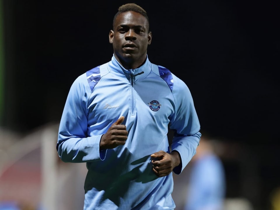 Könnte in die Schweiz wechseln Mario Balotelli.