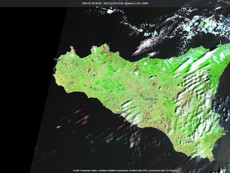 Satellitenbild von Sizilien nach dem Waldbrand