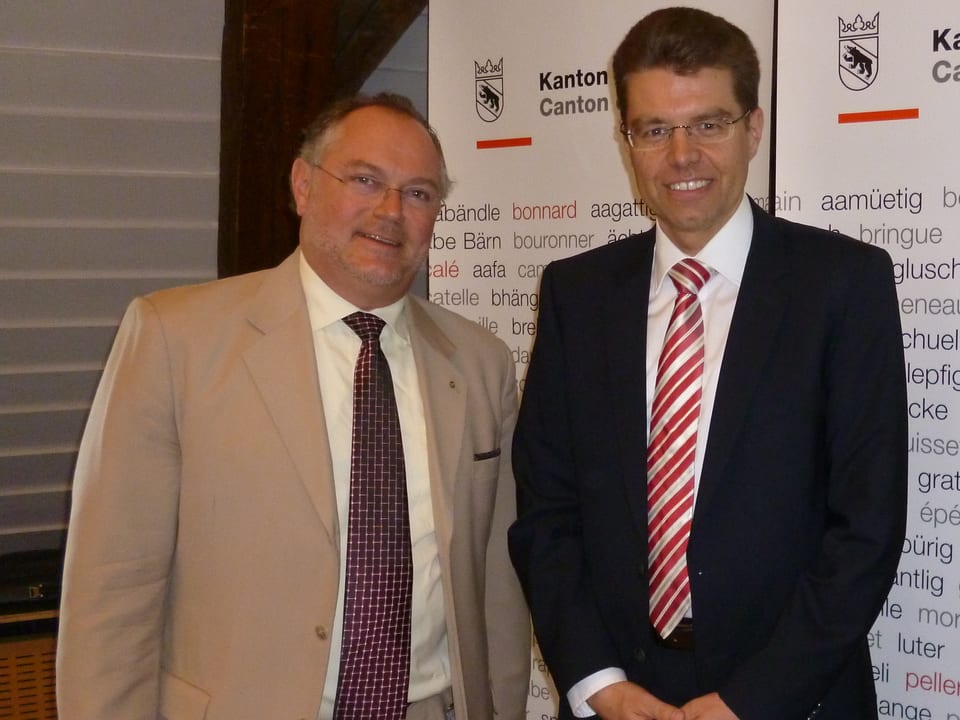 Uwe Jocham mit Regierungsrat Andreas Rickenbacher.