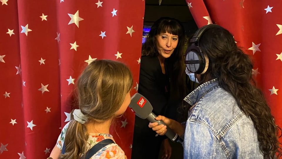 Komm mit auf spannende Abenteuer SRF Kids Kinderreporterin im Einsatz