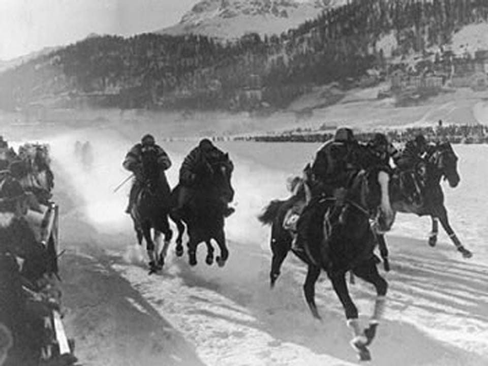 Das Pferderennen auf dem See in St. Moritz bei den Winterspielen 1928.