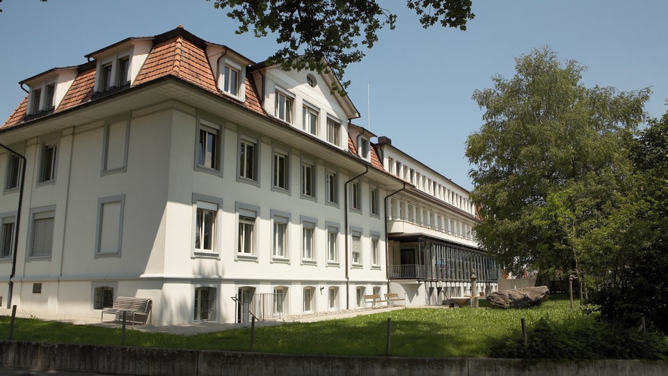 Das Spital von aussen.