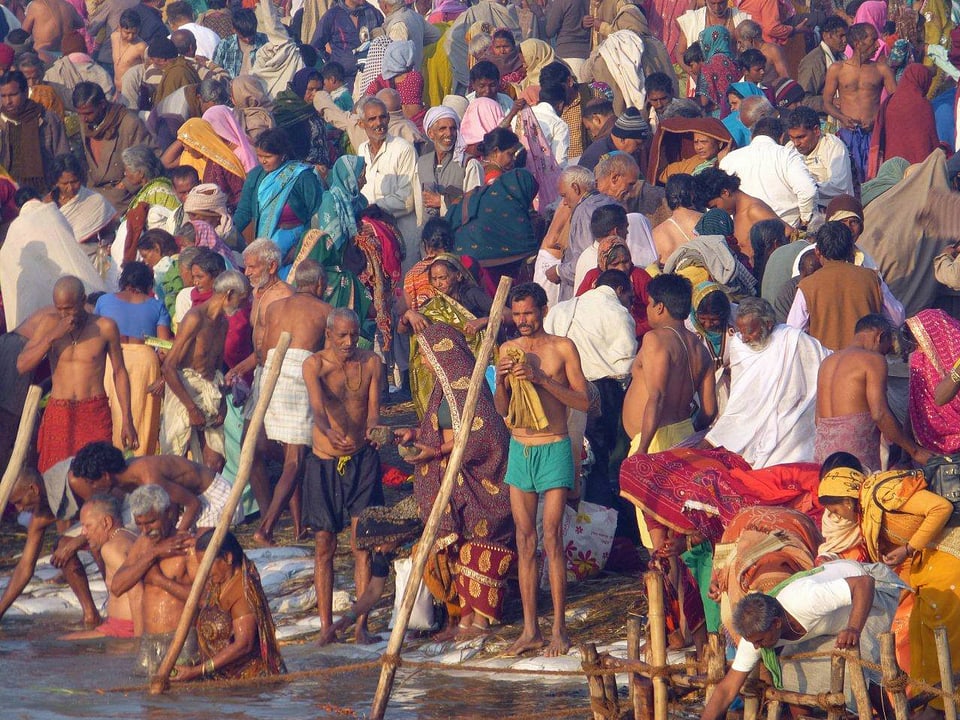 In der nordindischen Stadt Allahabad am Ganges findet derzeit die Kumbh Mela, das grösste Religionsfest der Welt statt.