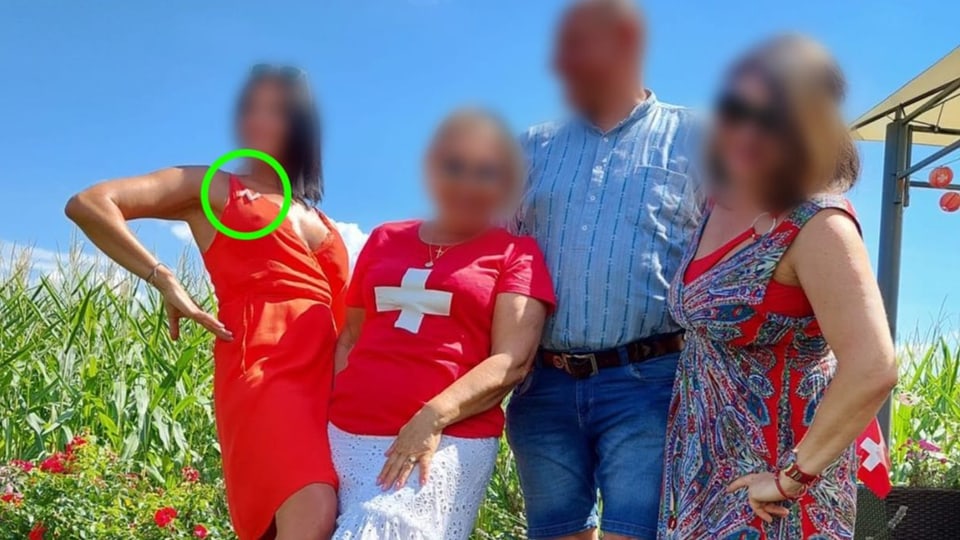 Gruppenbild, eine Frau trägt ein «Z»