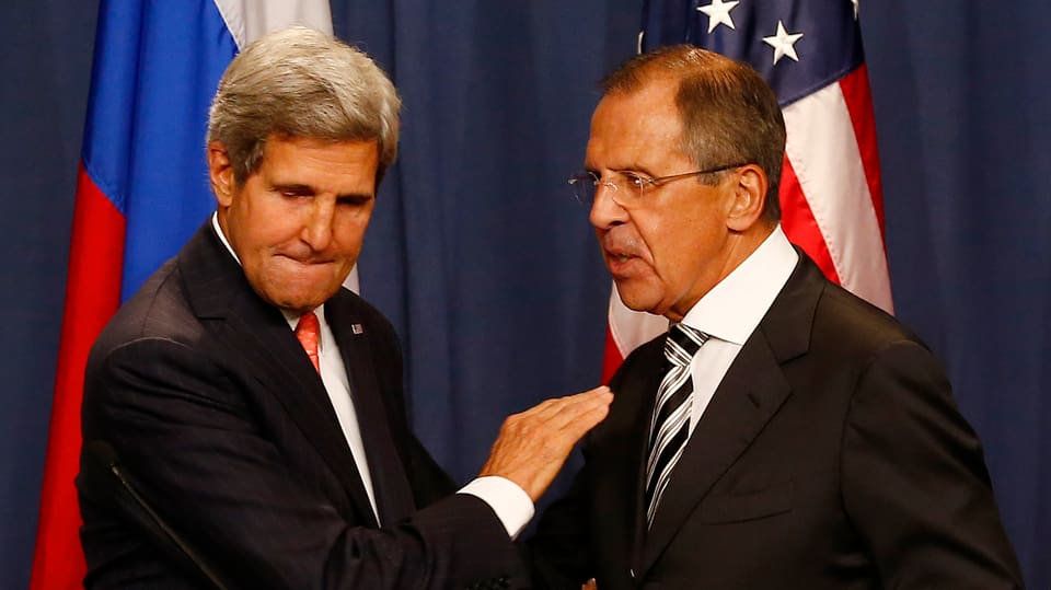 US-Aussenminister Kerry und sein russischer Amtskollege Lawrow vor den den Medien.