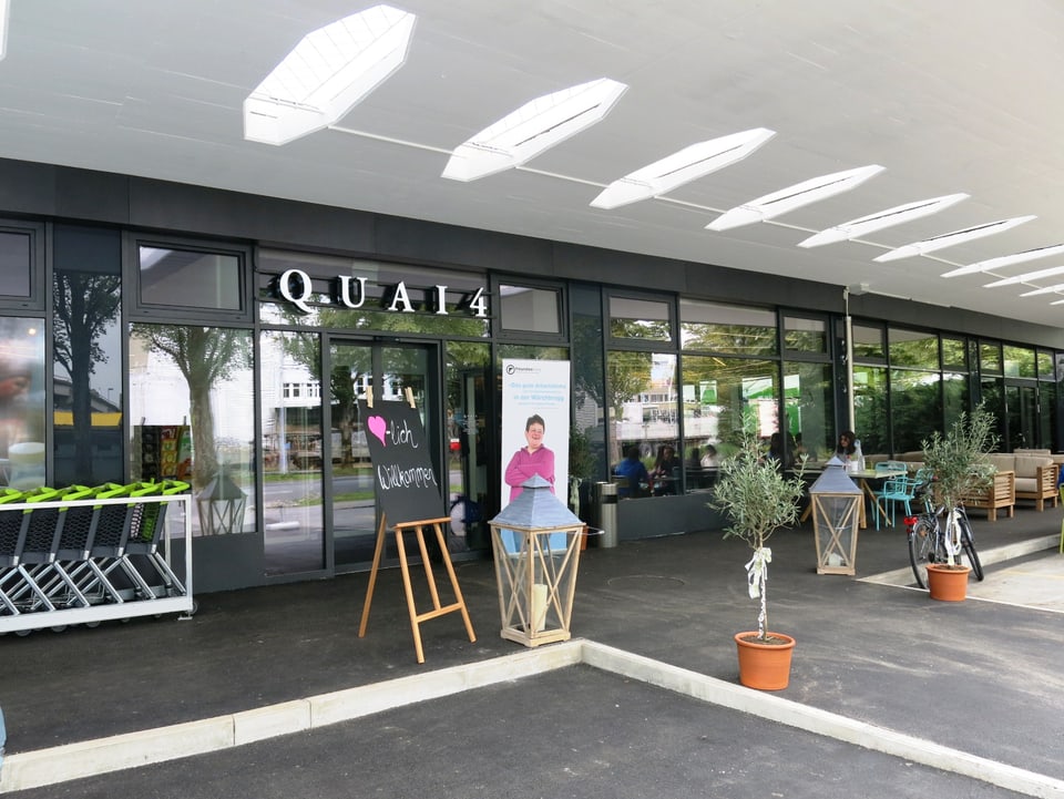 Der Eingang zu den Quai-4-Betrieben.