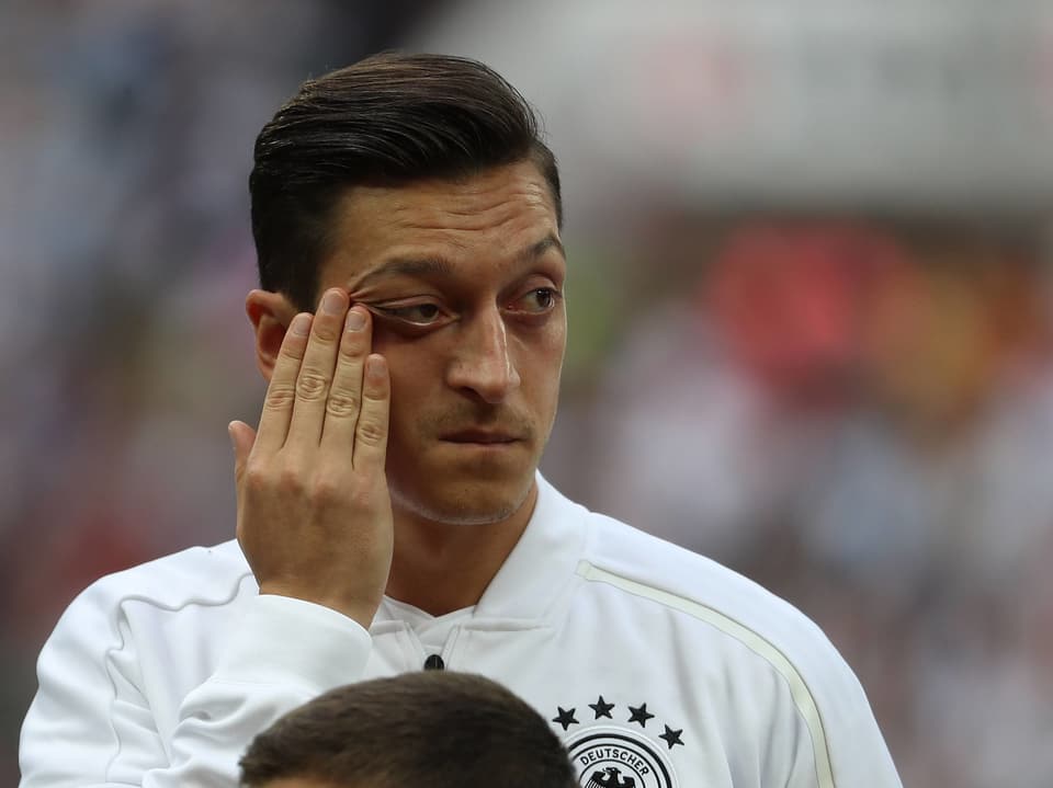 DFB-Coach Jogi Löw baute auf den umstrittenen Mesut Özil.
