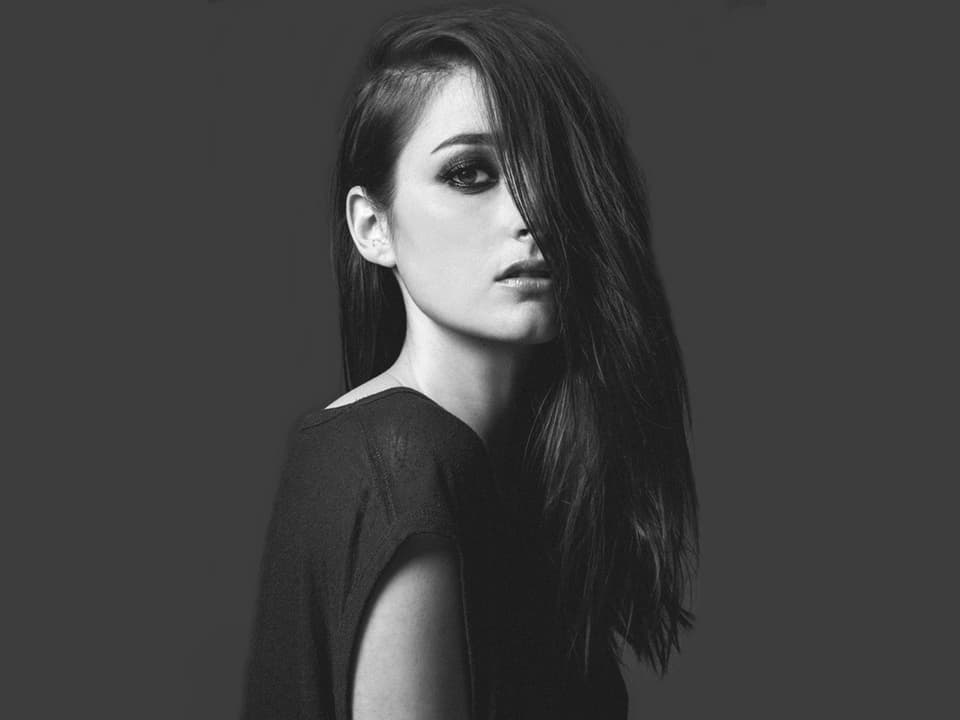 BANKS - Das sagten wir im Januar: Das sagten wir im Januar: Düstere Elektro-Romantik und eine über allem schwebende Stimme. Banks, wie sich die 25-jährige Jilian Banks nennt, hat die Blogosphäre im Sturm erobert.