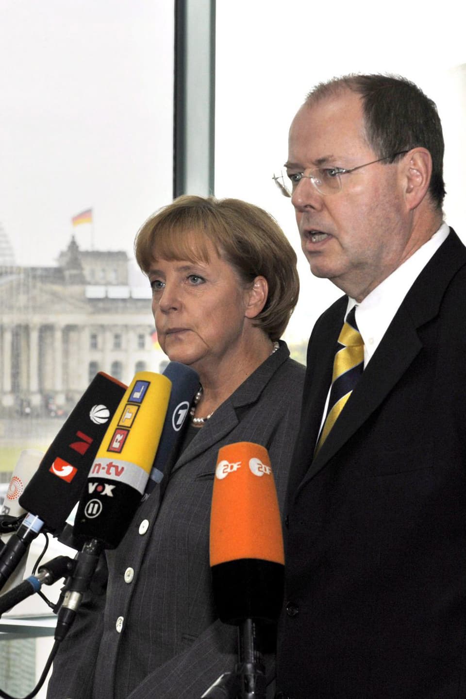Angela Merkel und Peer Steinbrück am 5.10.2008