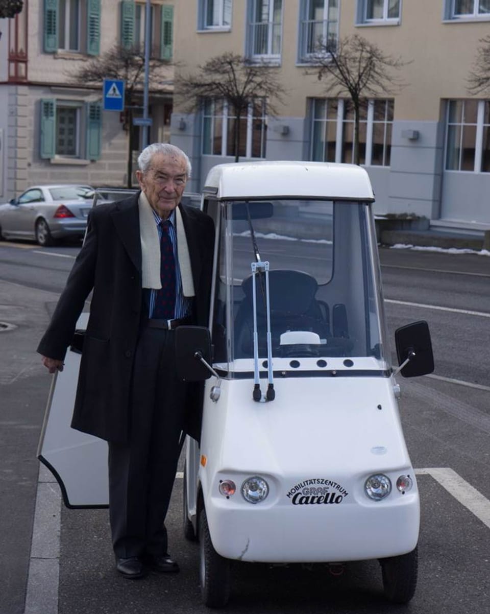 Hans Giger und sein einplätziges Elektroauto