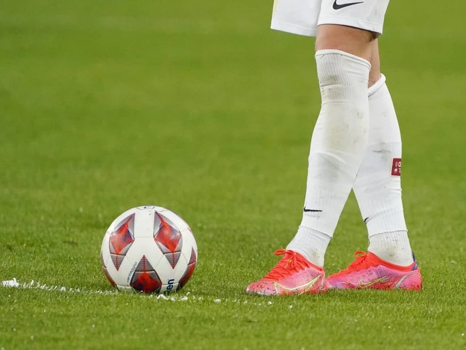 Ist die nächste Reform im Anmarsch? Ball und Freistoss