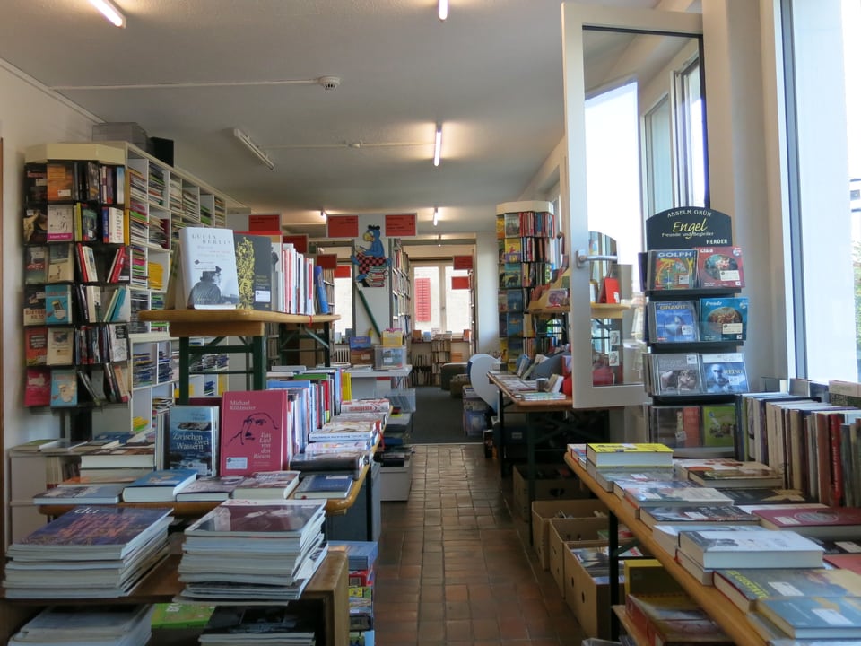 Der zweite Stock des Bücher-Brocky Luzern.