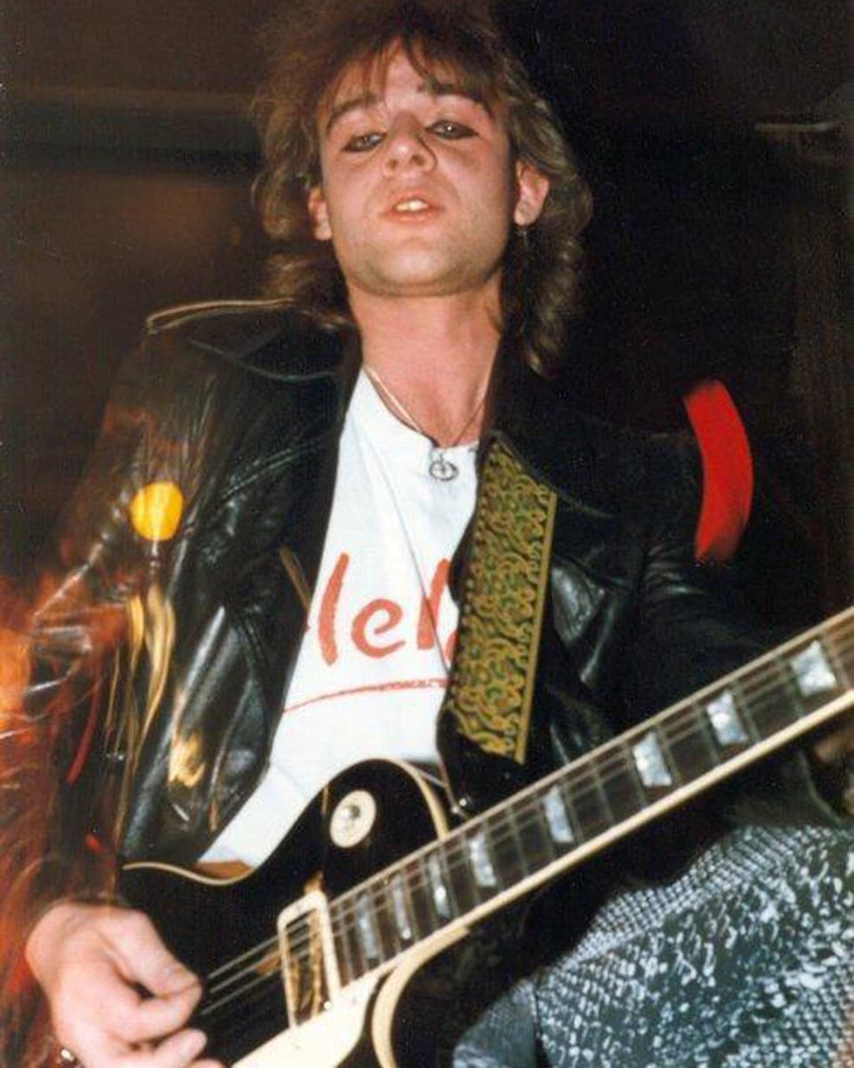 Mitte der 80er als Gitarrist der Band "Bastard". 