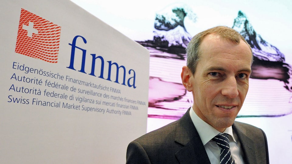 Patrick Raaflaub, Direktor Eidgenössische Finanzmarktaufsicht, an einer Medienkonferenz. (keystone)