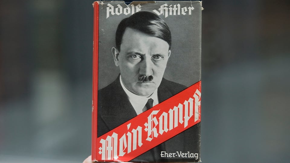 Buch "Mein Kampf" von Adolf Hitler. 