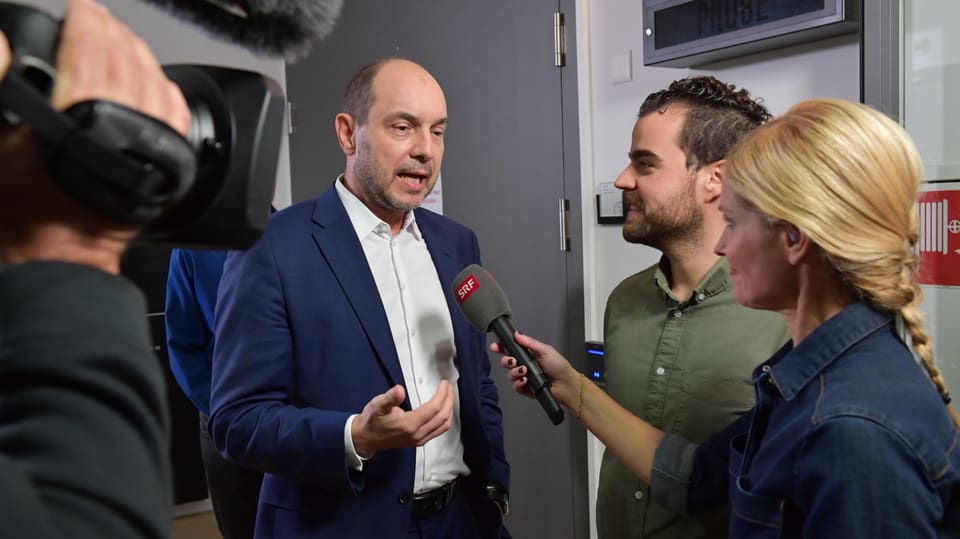 Newsroom-Projektleiter Urs Leuthard steht Rede und Antwort.