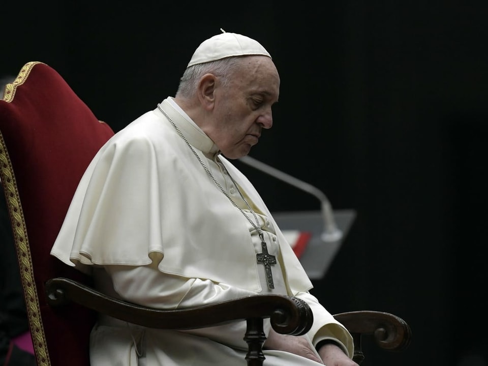 Papst auf Stuhl