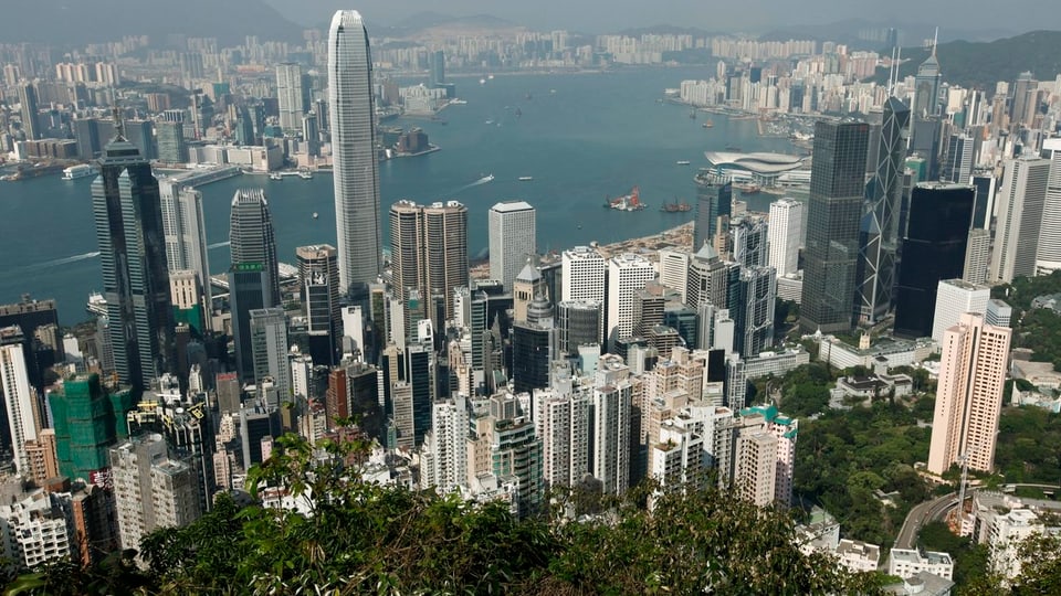 Blick auf Hongkong mit seinen Wolkenkratzern