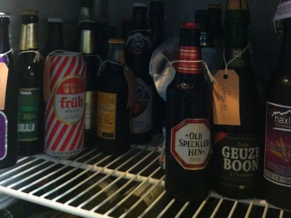 Bierflaschen im Kühlschrank von Roger Brügger