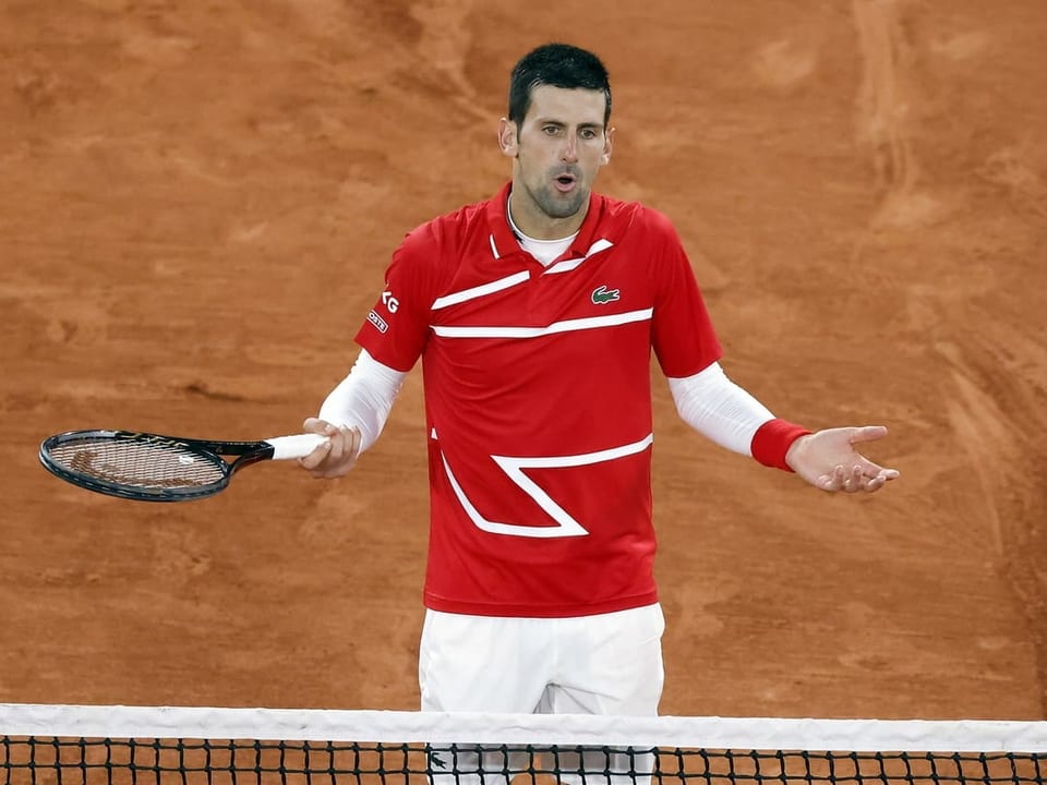Novak Djokovic während seinem Achtelfinal gegen Karen Chatschanow.