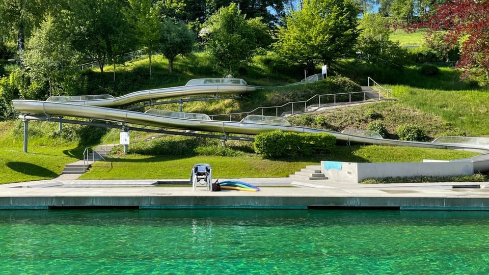 Das Freibad in Schlieren in einer Totalansicht