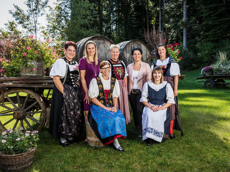 Die sieben Landfrauen der 12. Staffel.