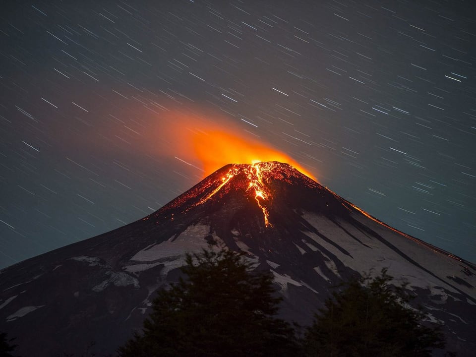 Der Villarrica-Vulkan 760 Kilometer südlich von Santiago de Chile. 