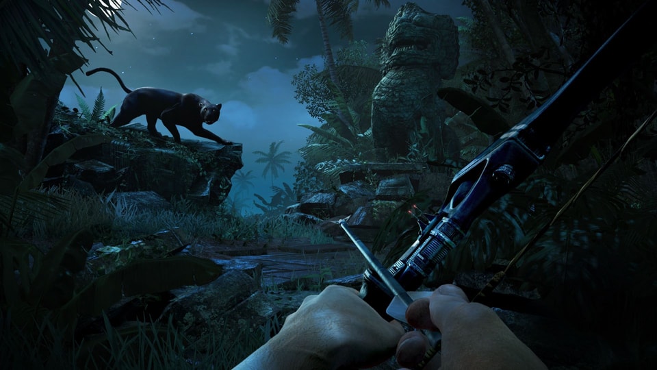 Jason jagt einen Panther mit dem Bogen.