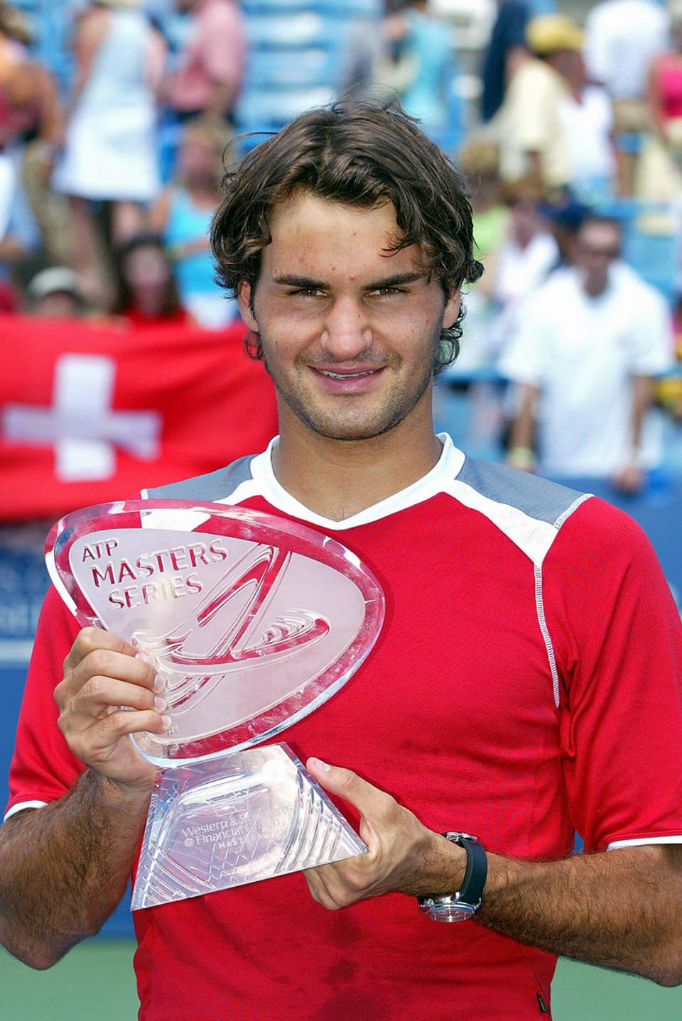 Roger Federer mit Trophäe
