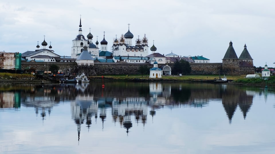Kreml und Kirche auf dem Solovetsky-Archipel