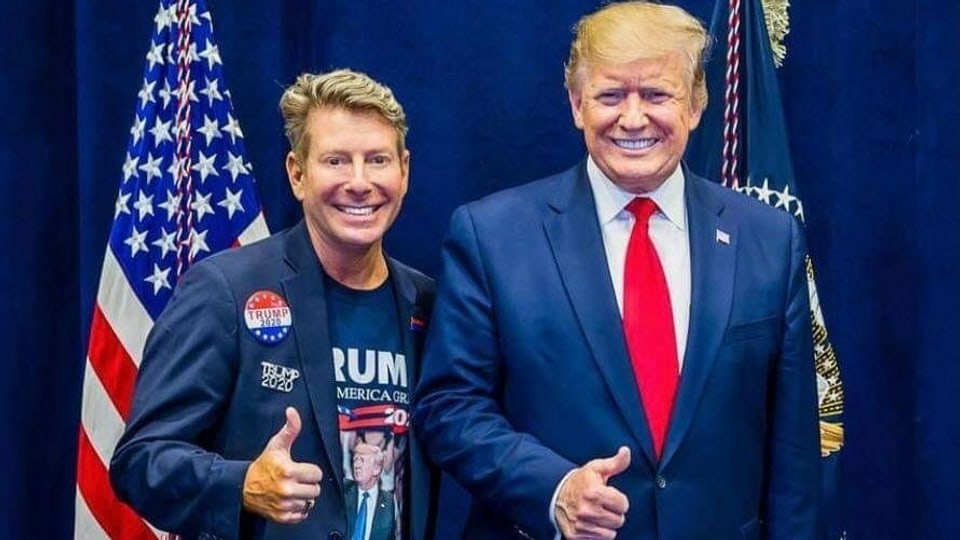 Randy posiert mit Trump