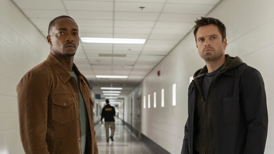 Die Hauptdarsteller der neuen Marvel-Serie blicken in Richtung Kamera: Anthony Mackie (links) und Sebastian Stan.