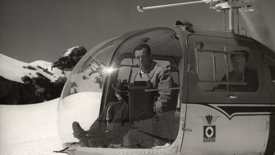Hermann Geiger im Helikopter Bell-47 J