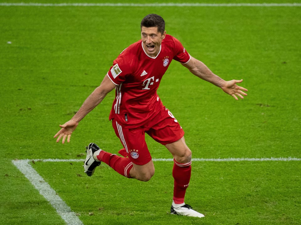 Robert Lewandowski erzielt beim 4:3-Sieg über Hertha alle Bayern-Tore. 