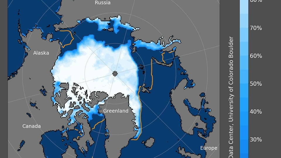 Ausbreitung des arktischen Meereises. An der Küste zu Russland gibt es immer noch viel Wasser an der Oberfläche.